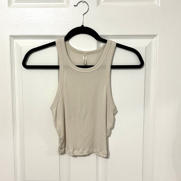 Aritzia tank - Picture 1 of 4